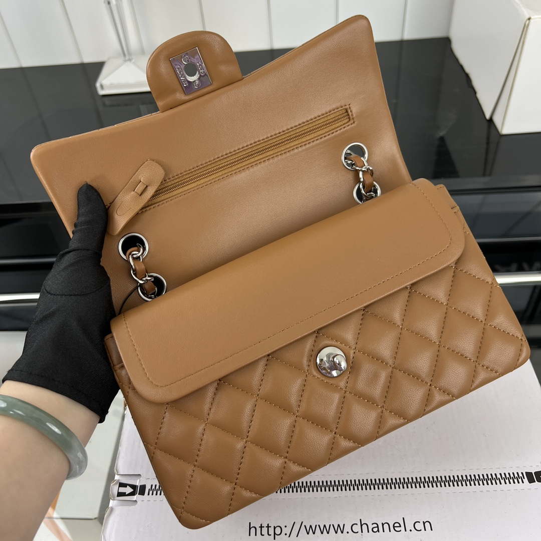 Chanel A01117 Flap Handbag Classic Bag Brown Lambskin - Gold - View 15