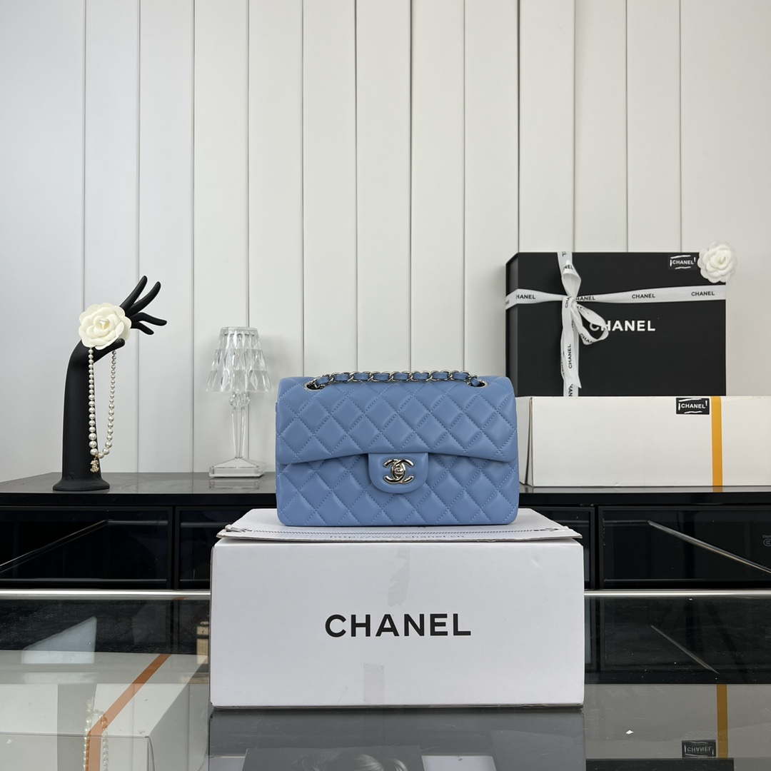 Chanel A01117 Flap Handbag Classic Bag Blue Lambskin - Gold - View 10