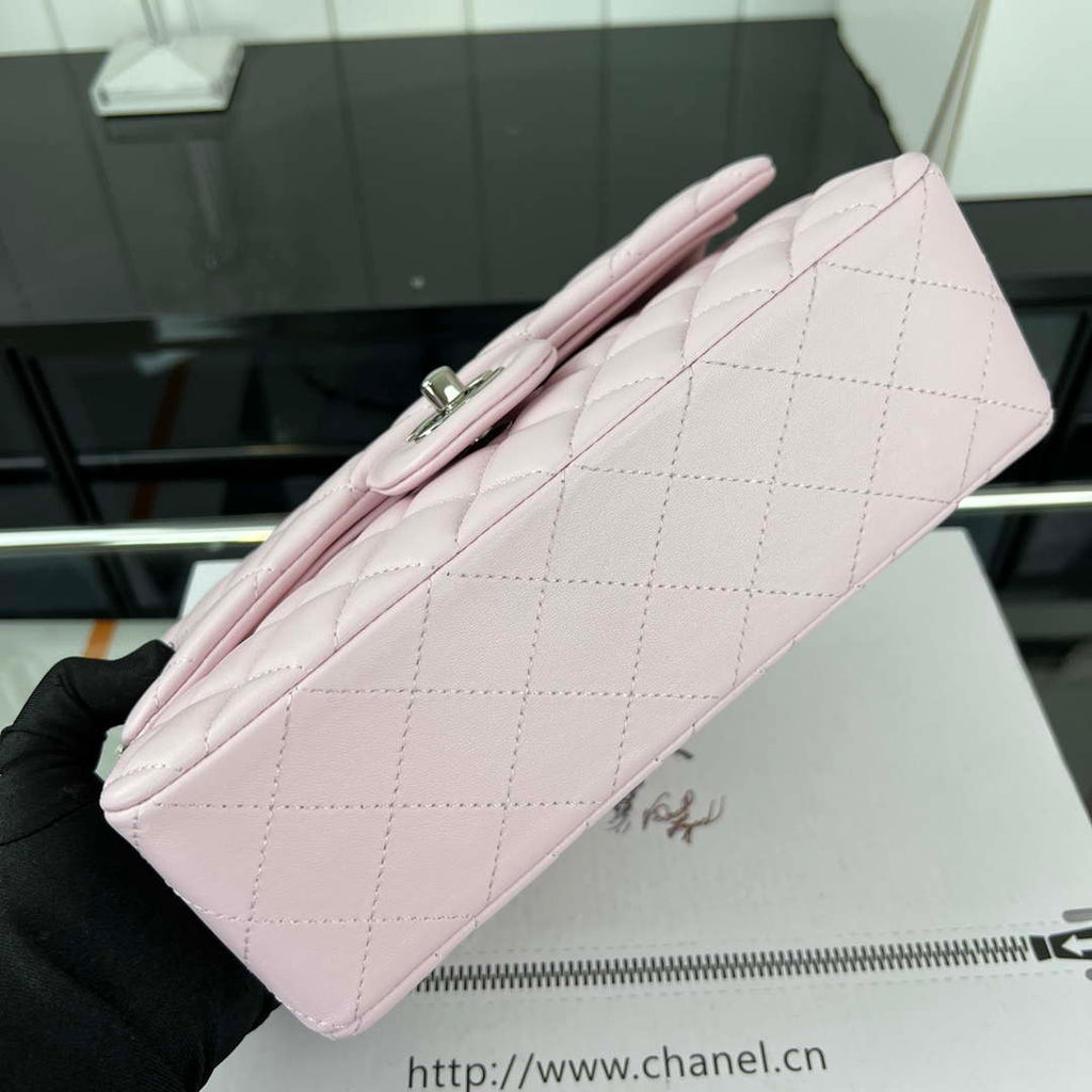 Chanel A01117 Flap Handbag Classic Bag Light Pink Lambskin
