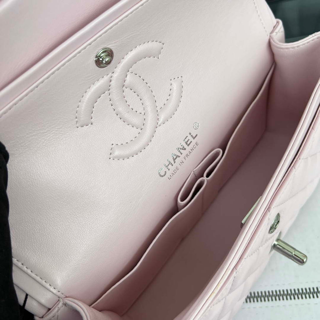 Chanel A01117 Flap Handbag Classic Bag Light Pink Lambskin