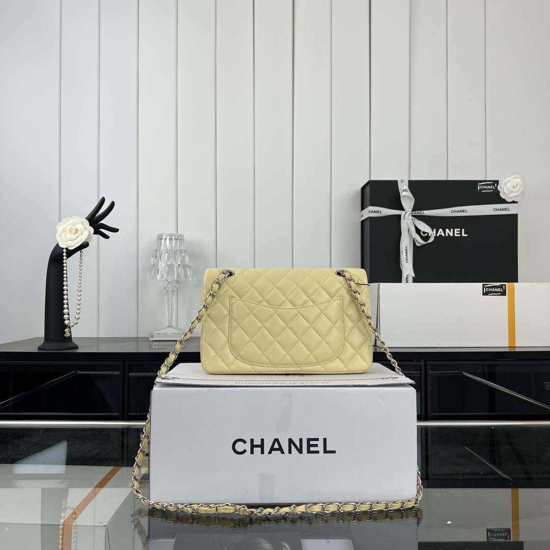 Chanel A01117 Flap Handbag Classic Bag Light Yellow Lambskin - Gold - View 11