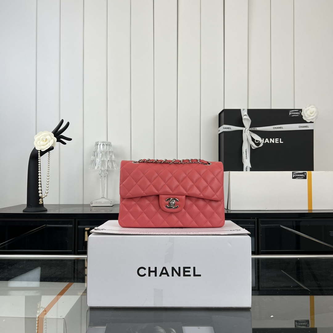 Chanel A01117 Flap Handbag Classic Bag Red Lambskin - Gold - View 10
