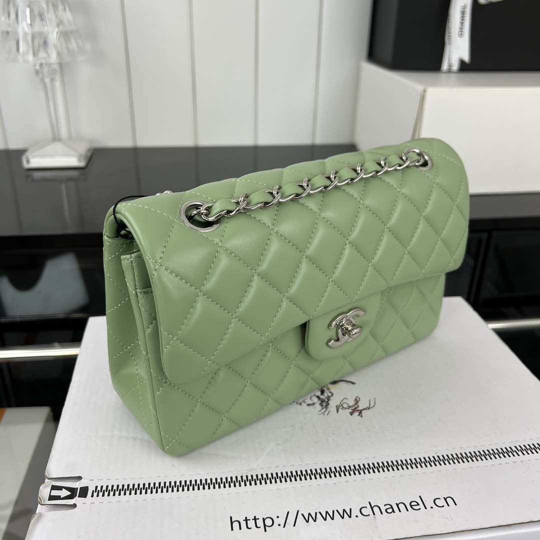 Chanel A01117 Flap Handbag Classic Bag Green Lambskin - Gold - View 12