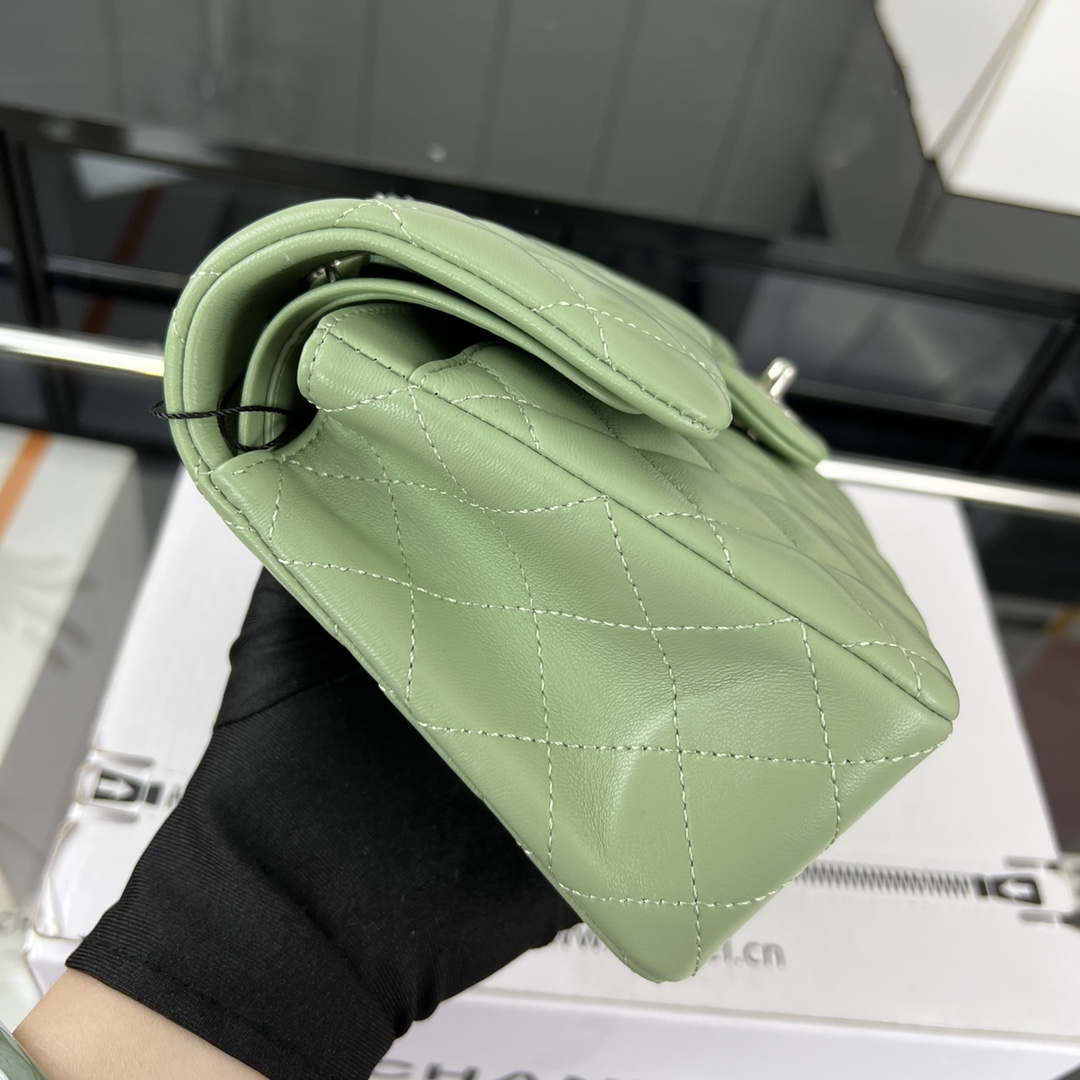 Chanel A01117 Flap Handbag Classic Bag Green Lambskin - Gold - View 13