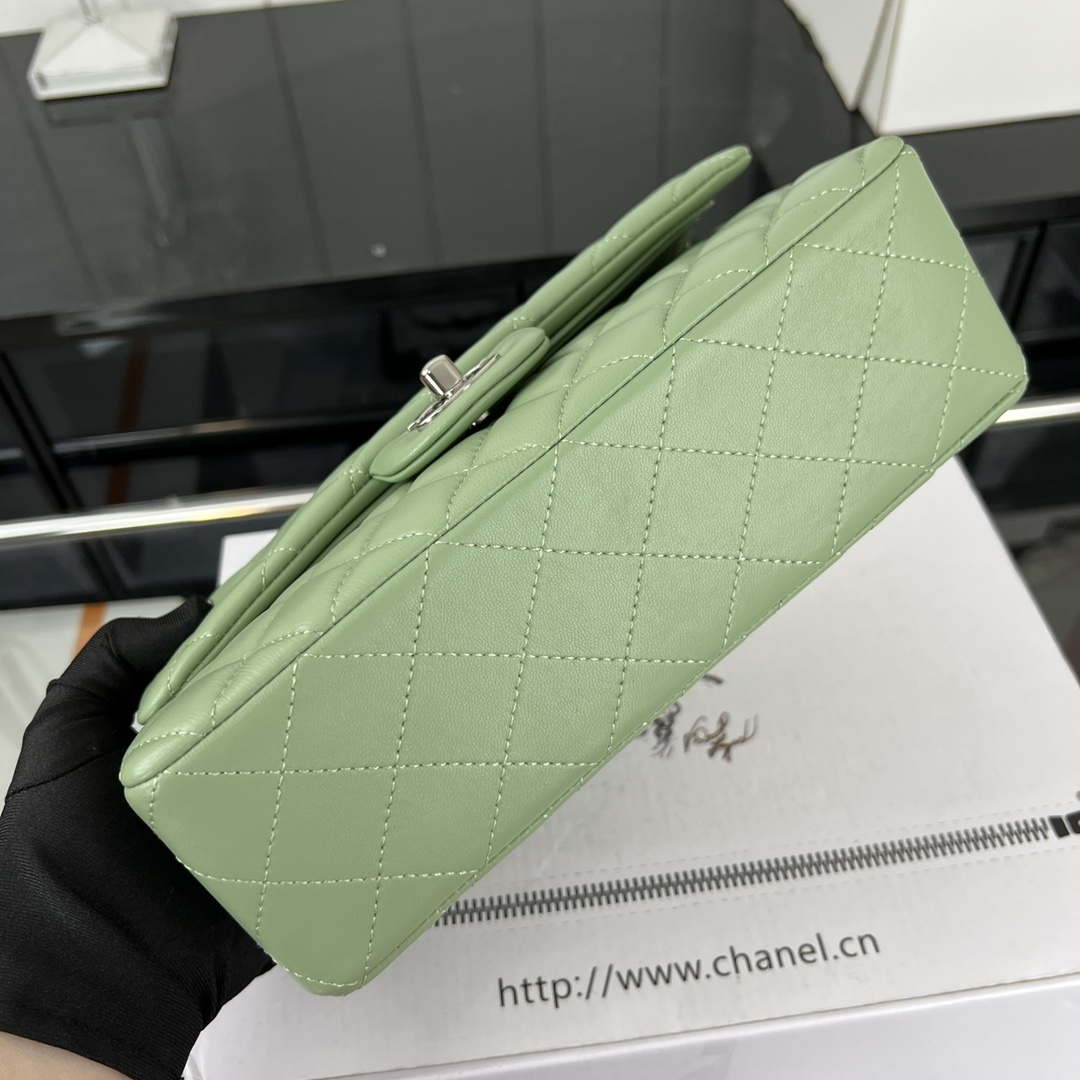 Chanel A01117 Flap Handbag Classic Bag Green Lambskin - Gold - View 14