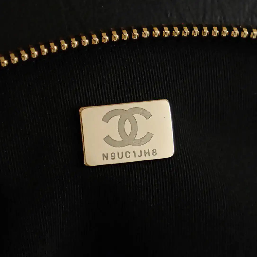 Chanel A1097 Felt hat-shaped badge pearl chain bag Black