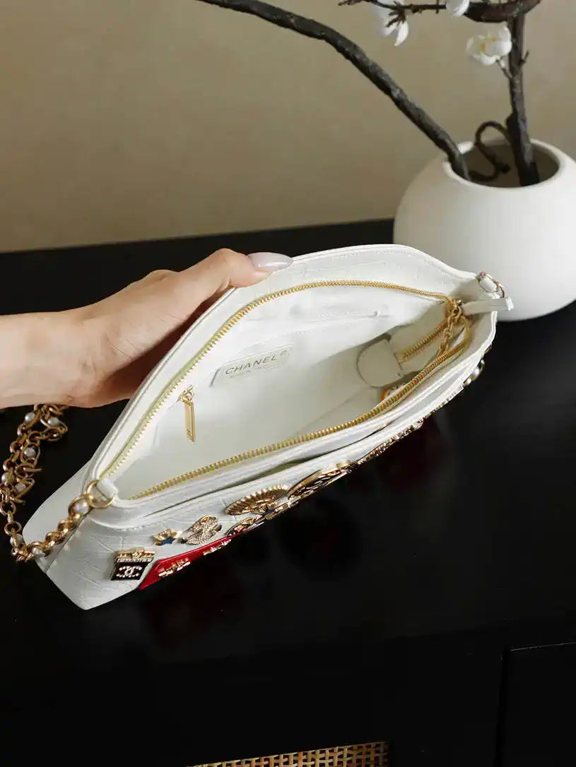 Chanel A1097 Felt hat-shaped badge pearl chain bag White