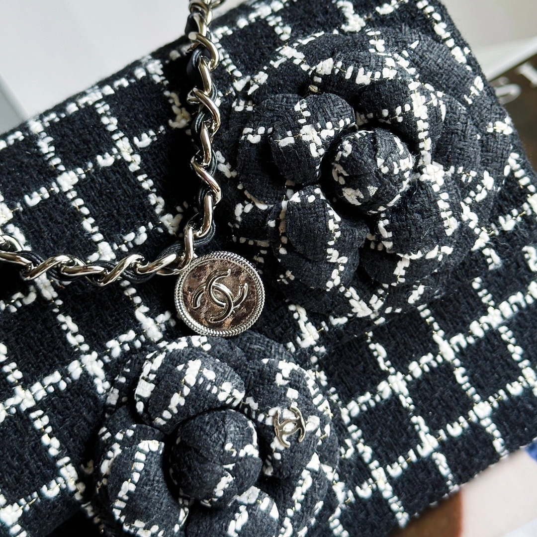 Chanel A1116 Mini Flap Classic Handbag Tweed & Silver-Tone Metal Black - Default Title - View 6