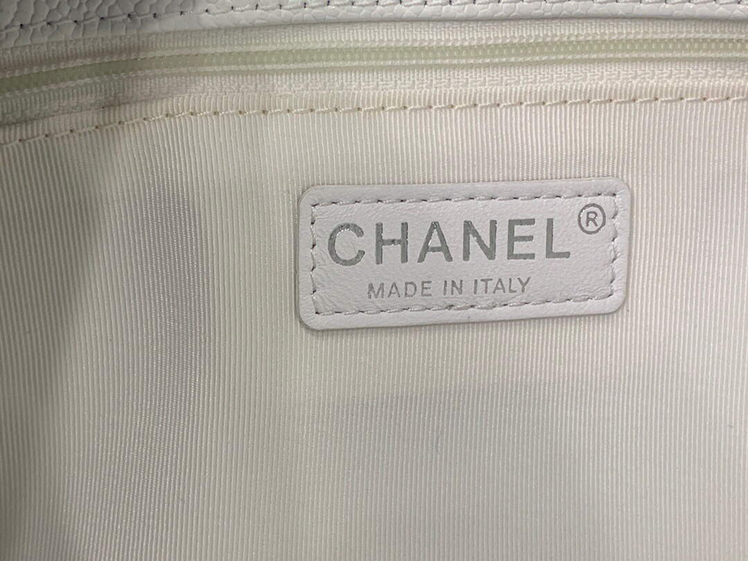 Chanel A50995 Matelasse GST Chain Tote bag caviar Calfskin leather White Silver