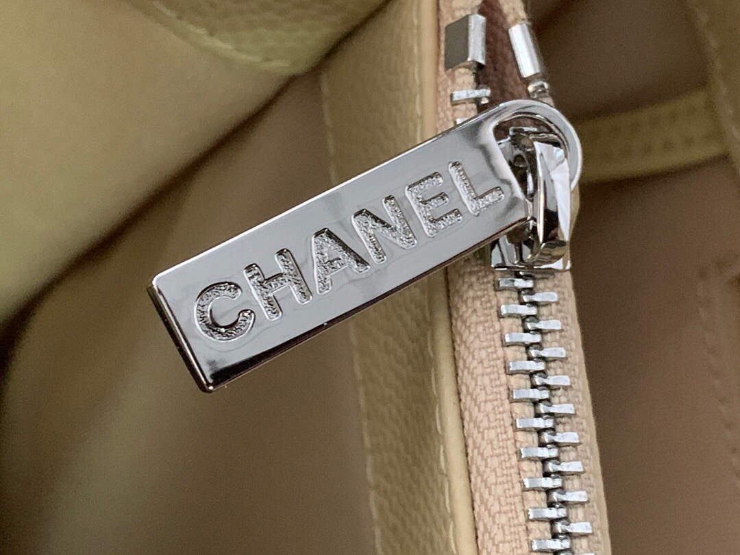 Chanel A50995 Matelasse GST Chain Tote bag caviar Calfskin leather Yellow Silver