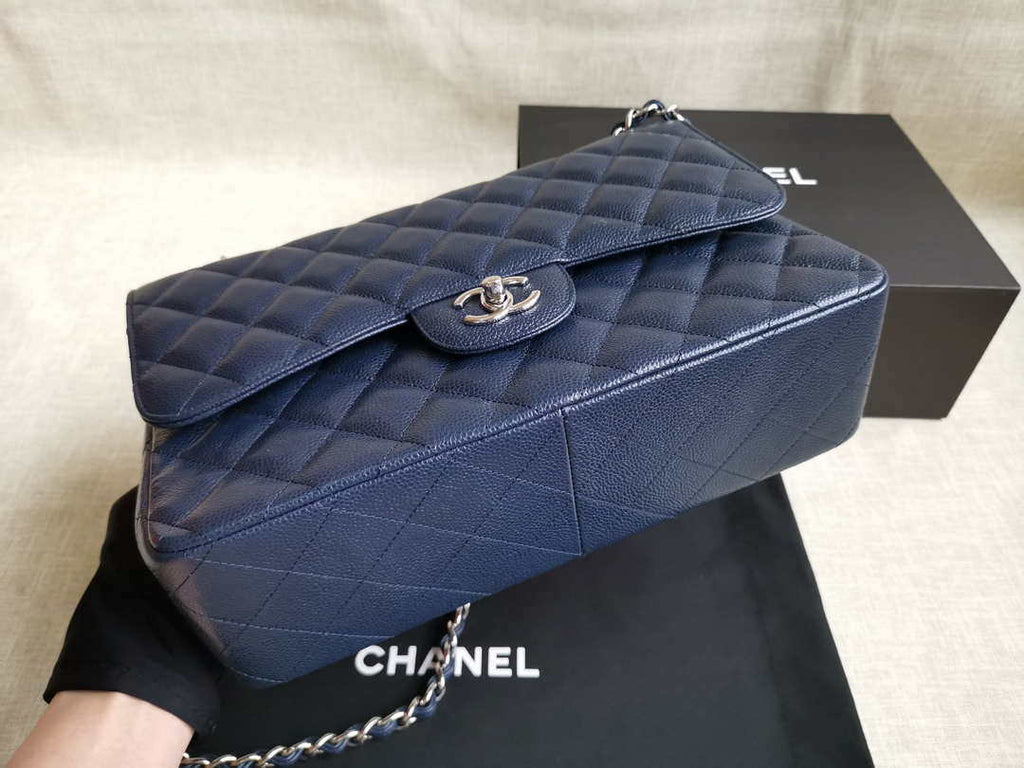 Chanel A58600 Large Classic Handbag Grained shiny Calfskin Navy Blue Sliver