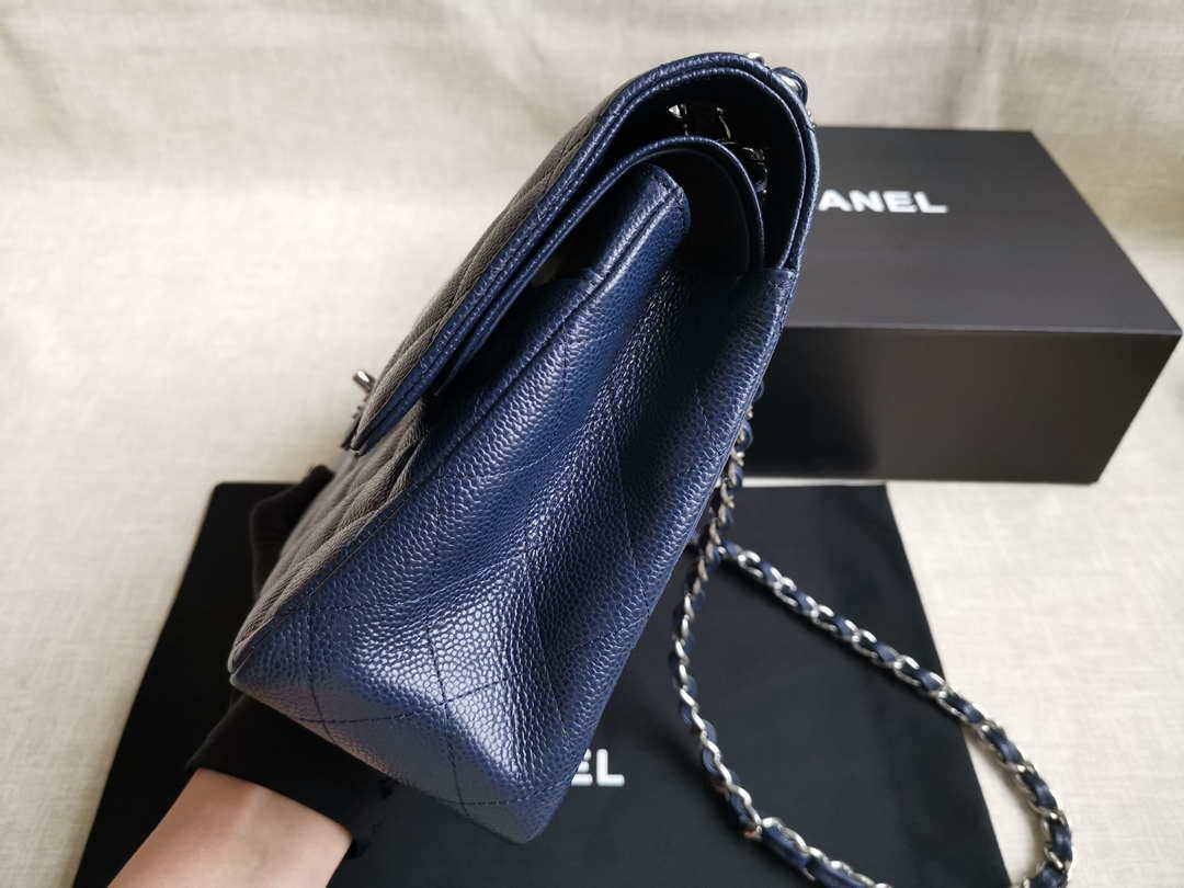 Chanel A58600 Large Classic Handbag Grained shiny Calfskin Navy Blue Sliver