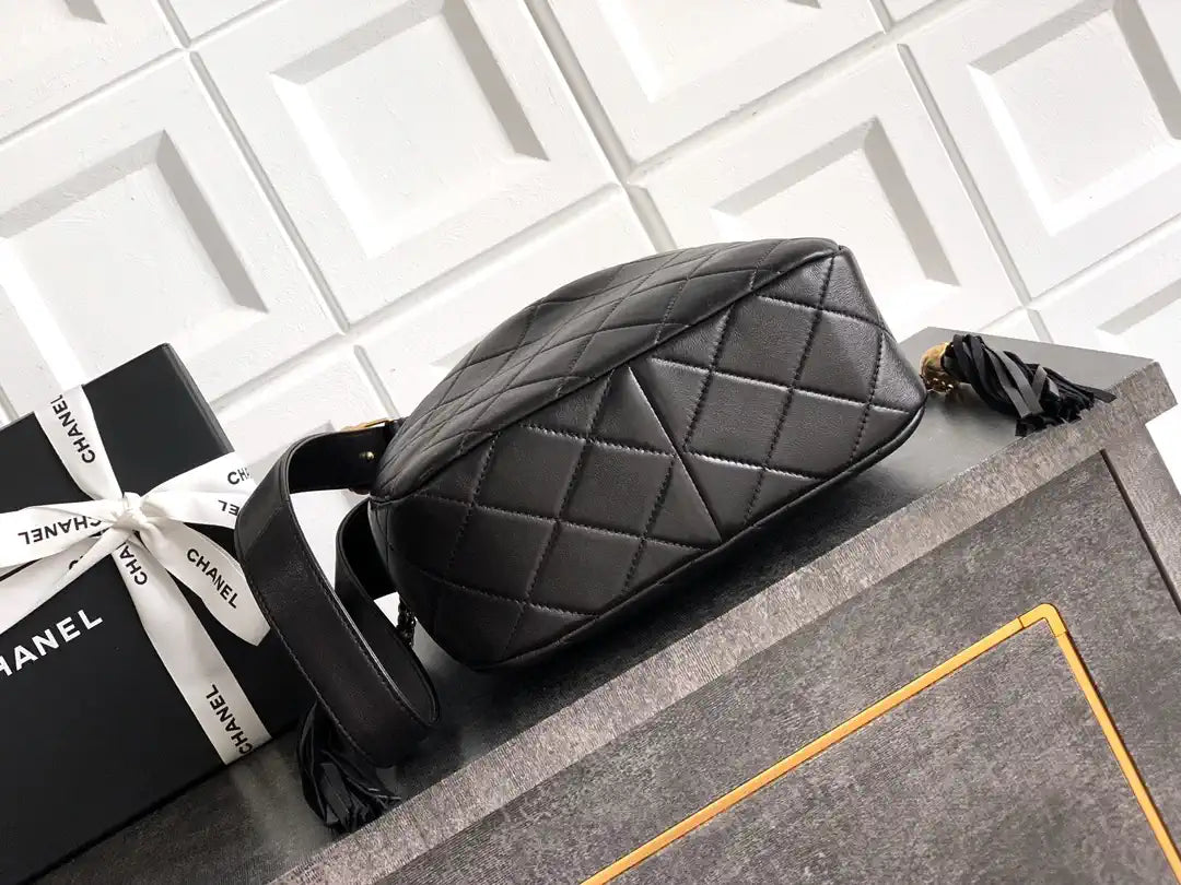 Chanel A66920 Bucket bag Black Lambskin