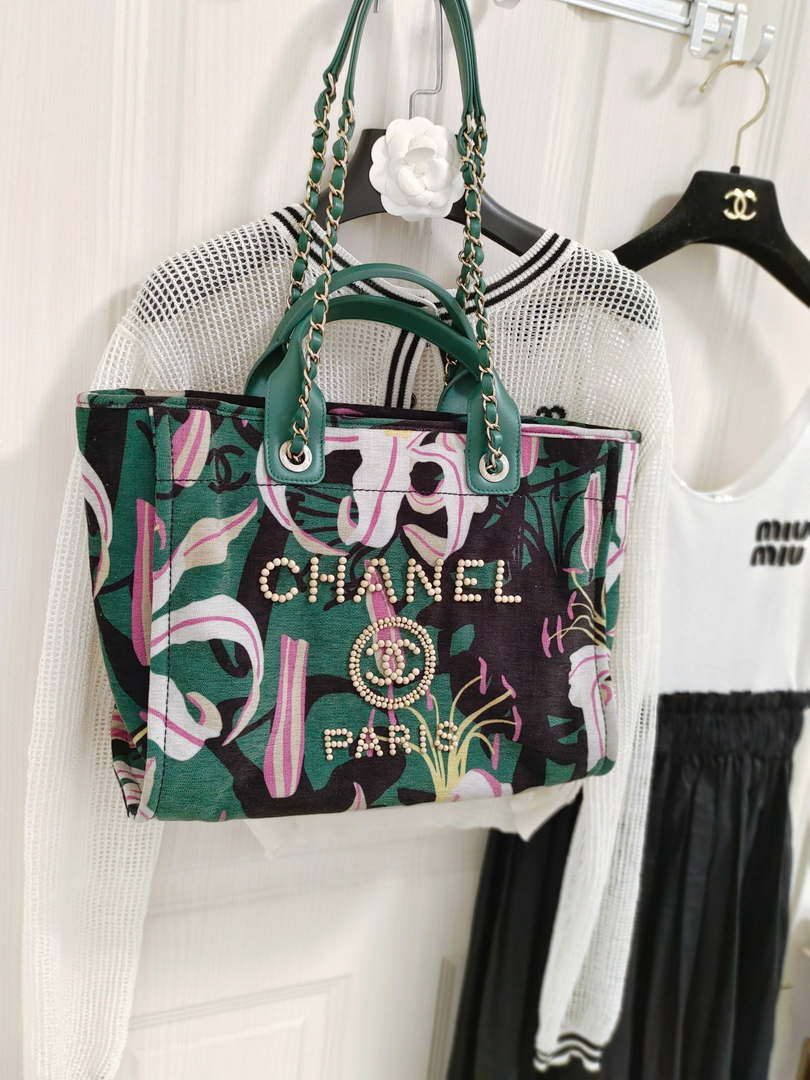 Chanel A66941 Large Tote Printed Velvet Wooden Pearls & Gold-Tone Metal Green & Multicolour - Default Title - View 5