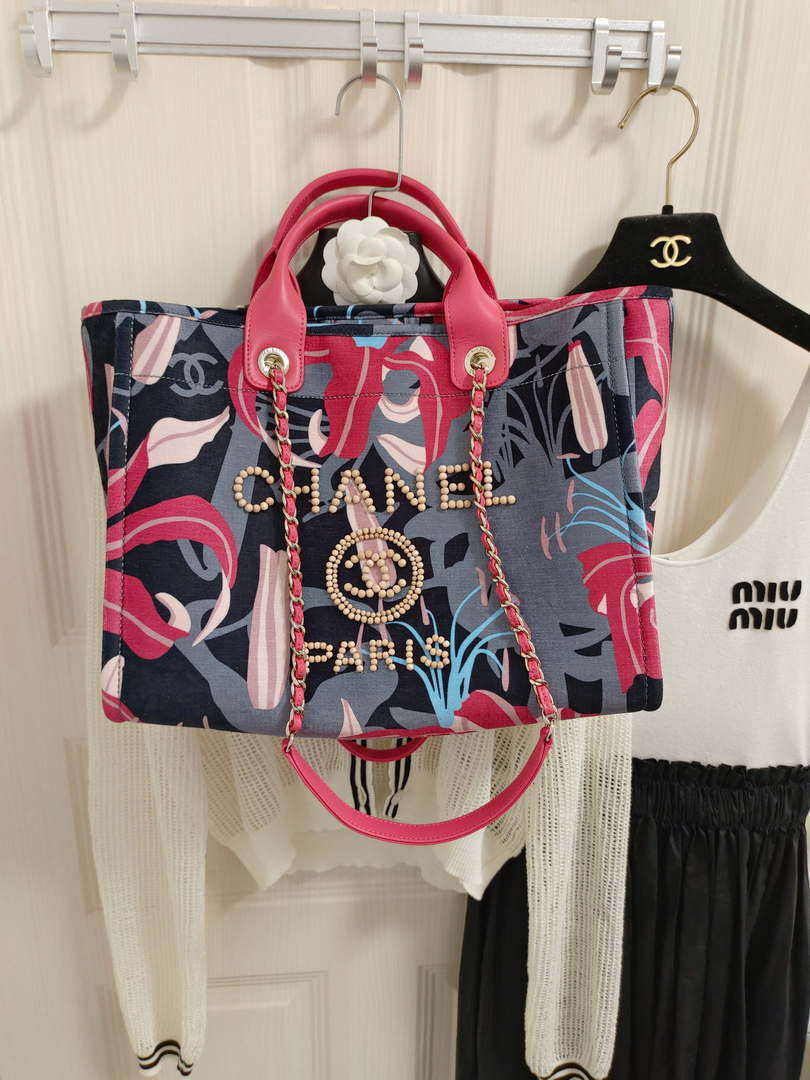 Chanel A66941 Large Tote Printed Velvet Wooden Pearls & Gold-Tone Metal Red & Multicolour - Default Title - View 2