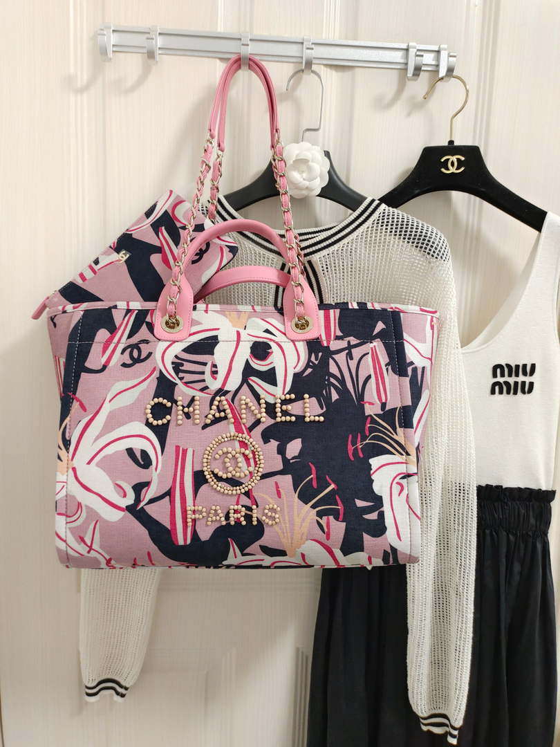 Chanel A66941 Large Tote Printed Velvet Wooden Pearls & Gold-Tone Metal Pink & Multicolour