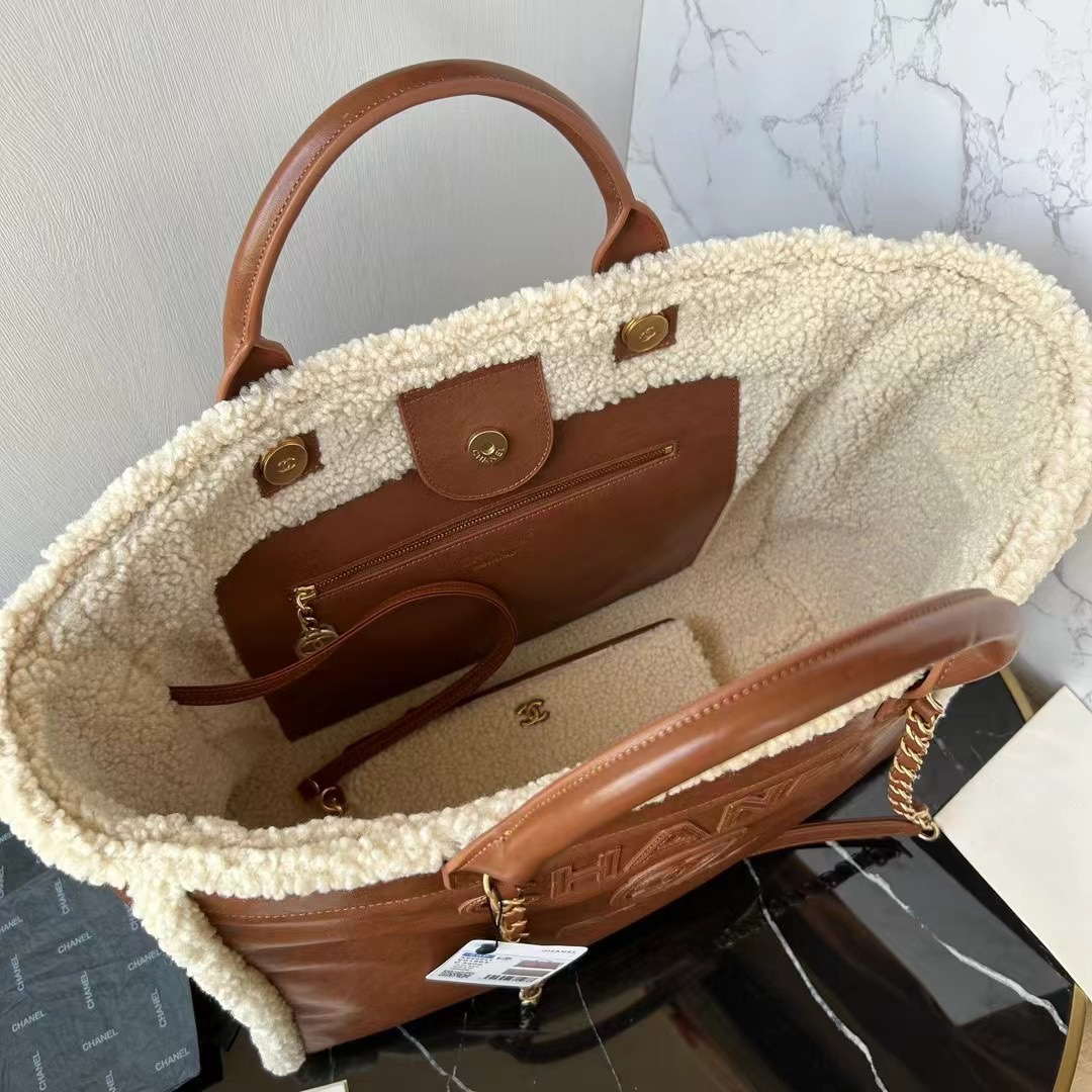 Chanel A66941 Large TOTE Shearling Lambskin & Gold-Tone Metal Brown & Beige