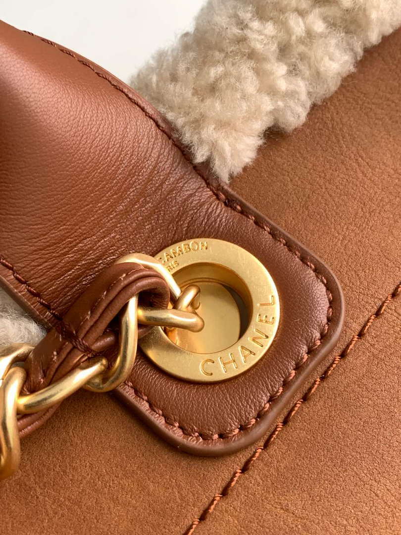 Chanel A66941 Large TOTE Shearling Suede & Gold-Tone Metal Brown