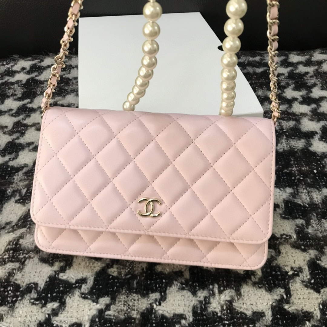 Chanel A68052 Wallet on Chain bag lambskin Imitation Pearls gold Pink