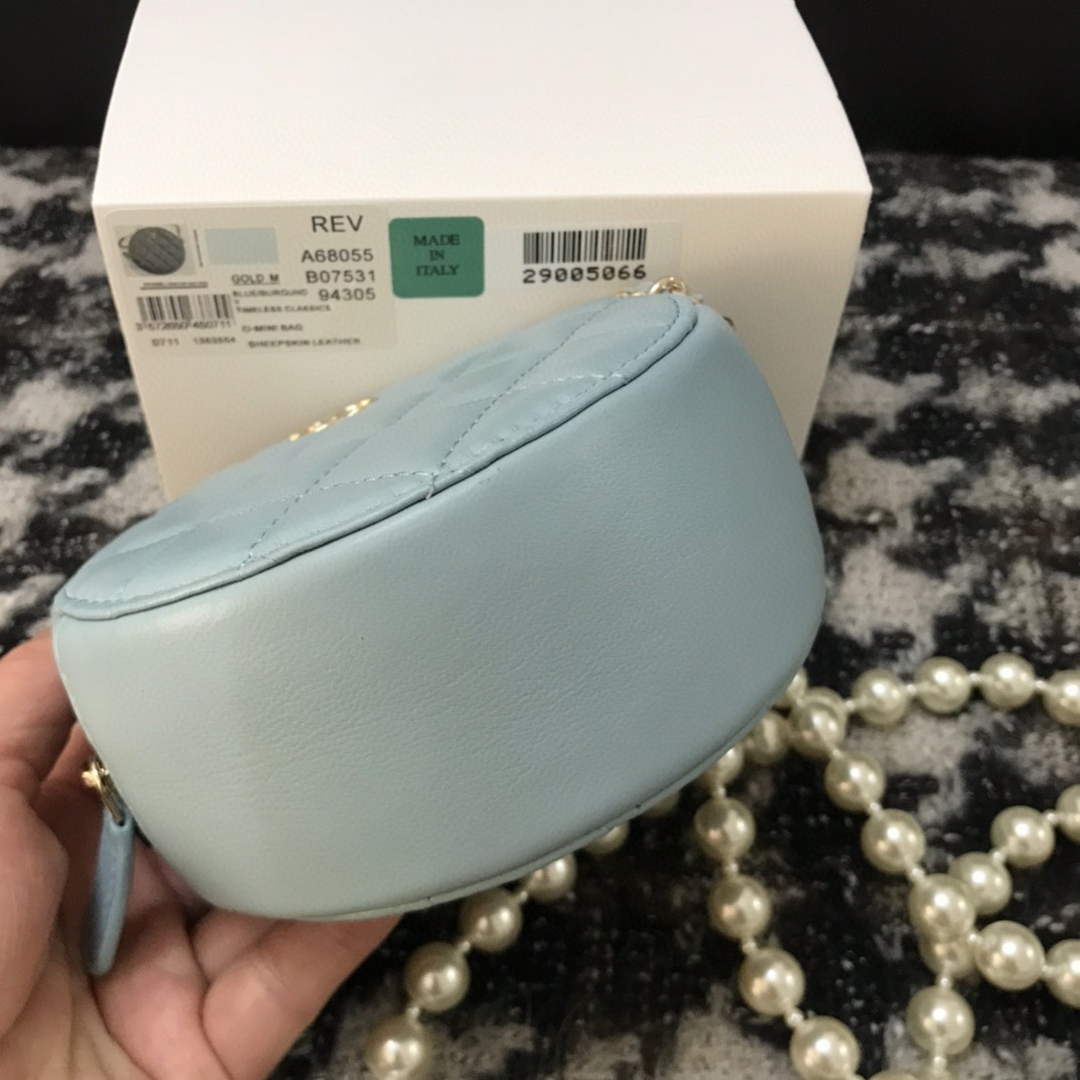 Chanel A68055 Chanel clutch with chain Round Bag Lambskin Blue - Default Title - View 5