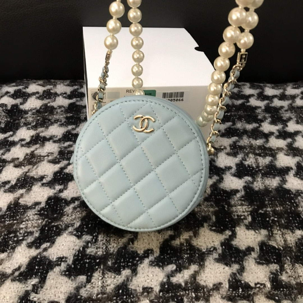Chanel A68055 Chanel clutch with chain Round Bag Lambskin Blue