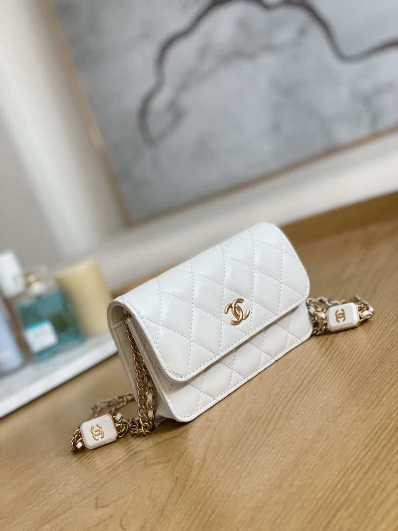 Chanel A68098 Mini Flap Bag Lambskin Onyx Small Square Stewardess Bag White