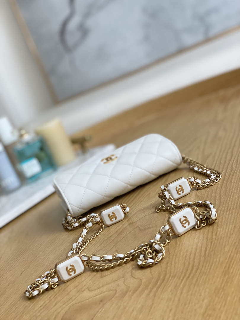 Chanel A68098 Mini Flap Bag Lambskin Onyx Small Square Stewardess Bag White