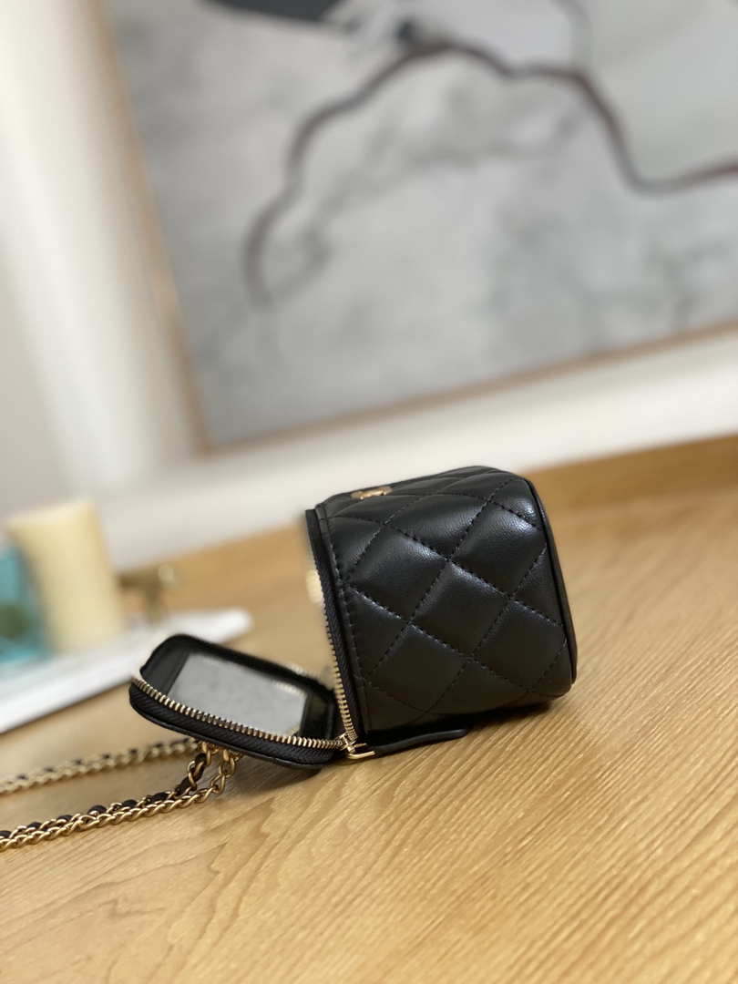 Chanel A68101 Small Vanity With Chain Lambskin Black - Default Title - View 7