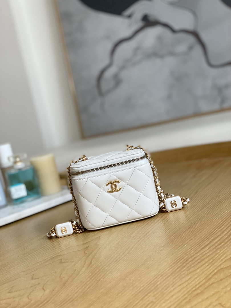 Chanel A68101 Small Vanity With Chain Lambskin White - Default Title - View 1