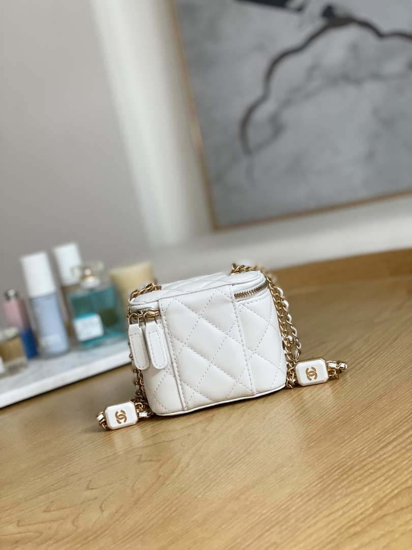 Chanel A68101 Small Vanity With Chain Lambskin White - Default Title - View 3