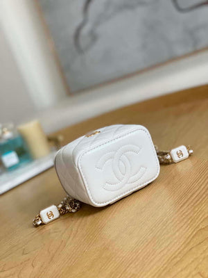 Chanel A68101 Small Vanity With Chain Lambskin White - Default Title - View 7