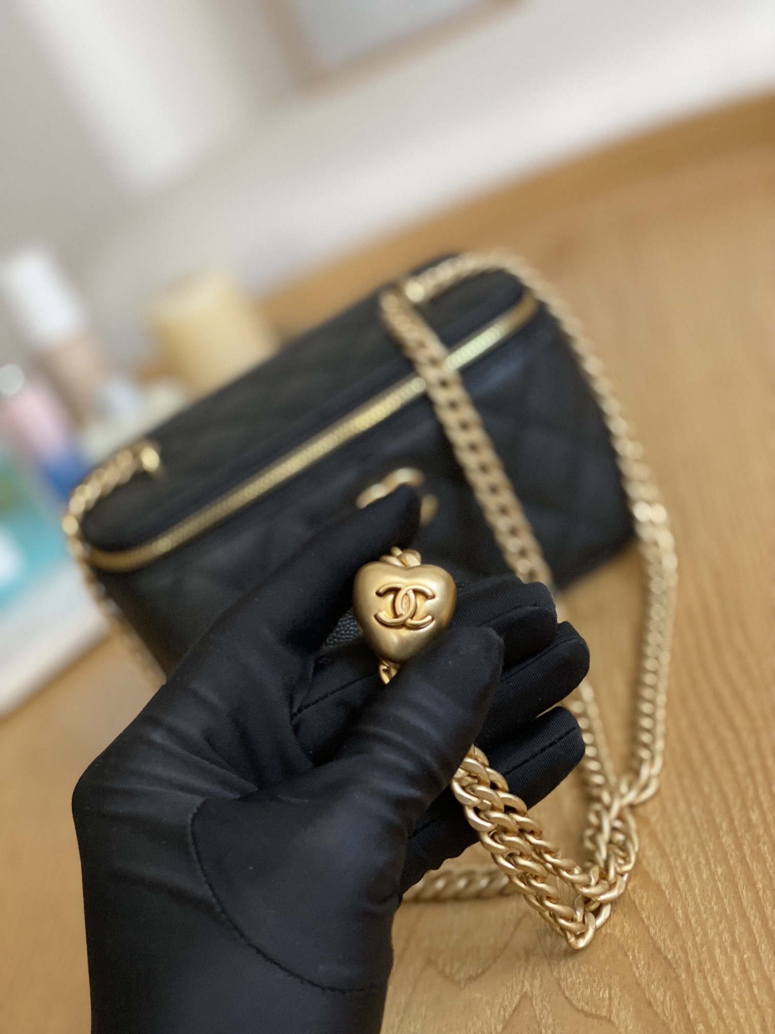 Chanel A68130  Vanity with chain Grained Calfskin Gold Black - Default Title - View 4