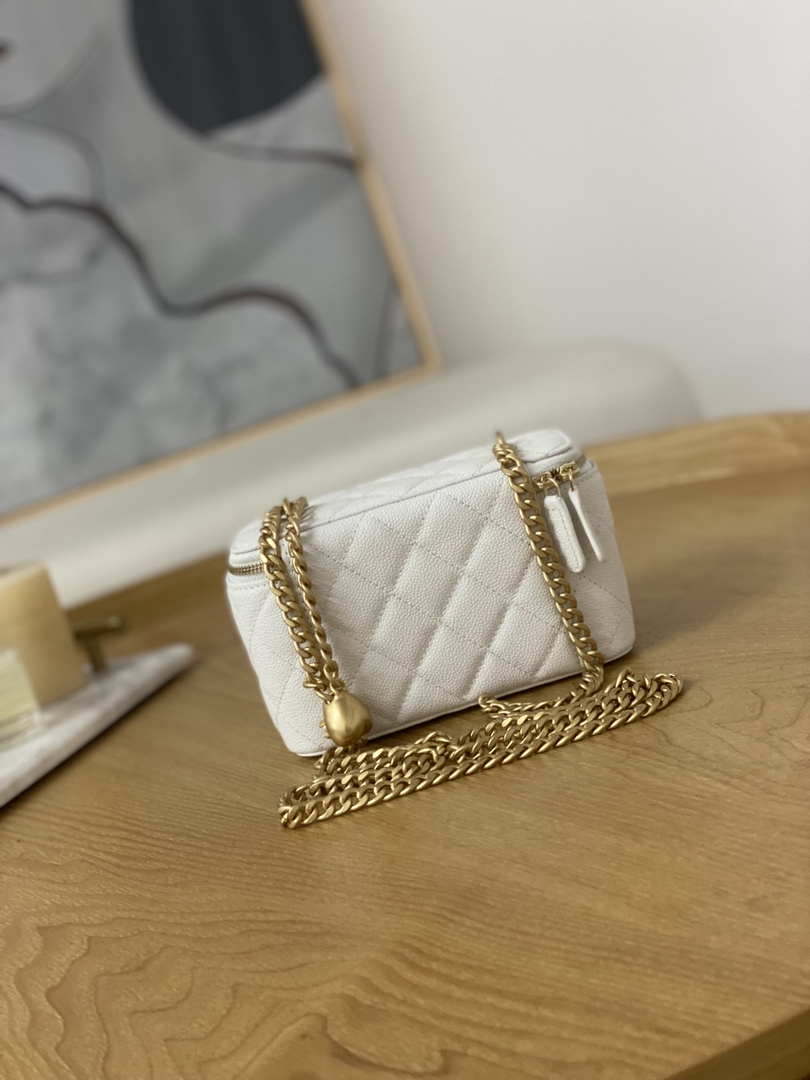 Chanel A68130  Vanity with chain Grained Calfskin Gold White