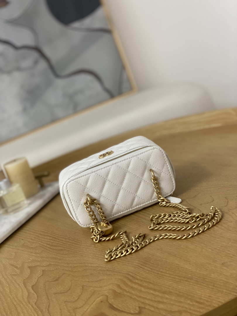 Chanel A68130  Vanity with chain Grained Calfskin Gold White
