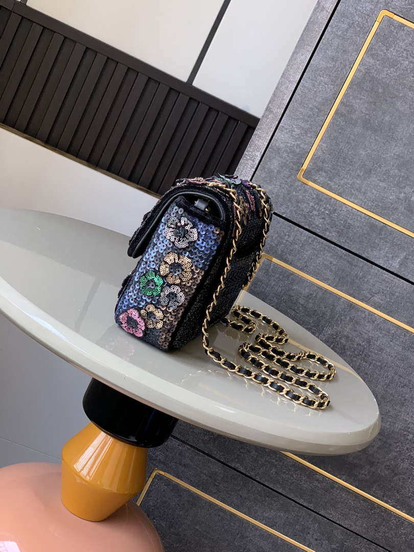 Chanel A69900 25C Mini Flap Handbag High-end handmade embroidery Sequined