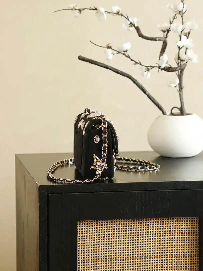 Chanel A69900 26A Mini Flap Badge Pack bag AS1116 Black