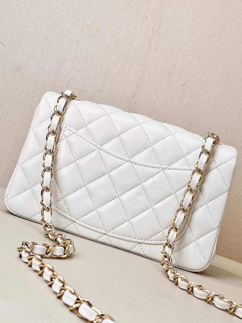 Chanel A69900 Mini Flap Bag Lambskin AS1116 White