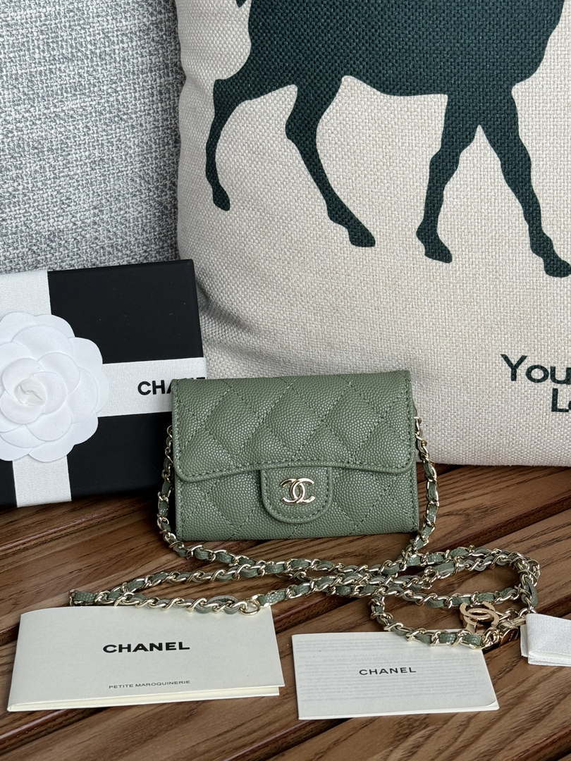 Chanel A81081 Wallet on Chain Shiny Calfskin Green - Default Title - View 1