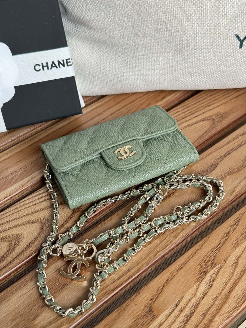 Chanel A81081 Wallet on Chain Shiny Calfskin Green - Default Title - View 3