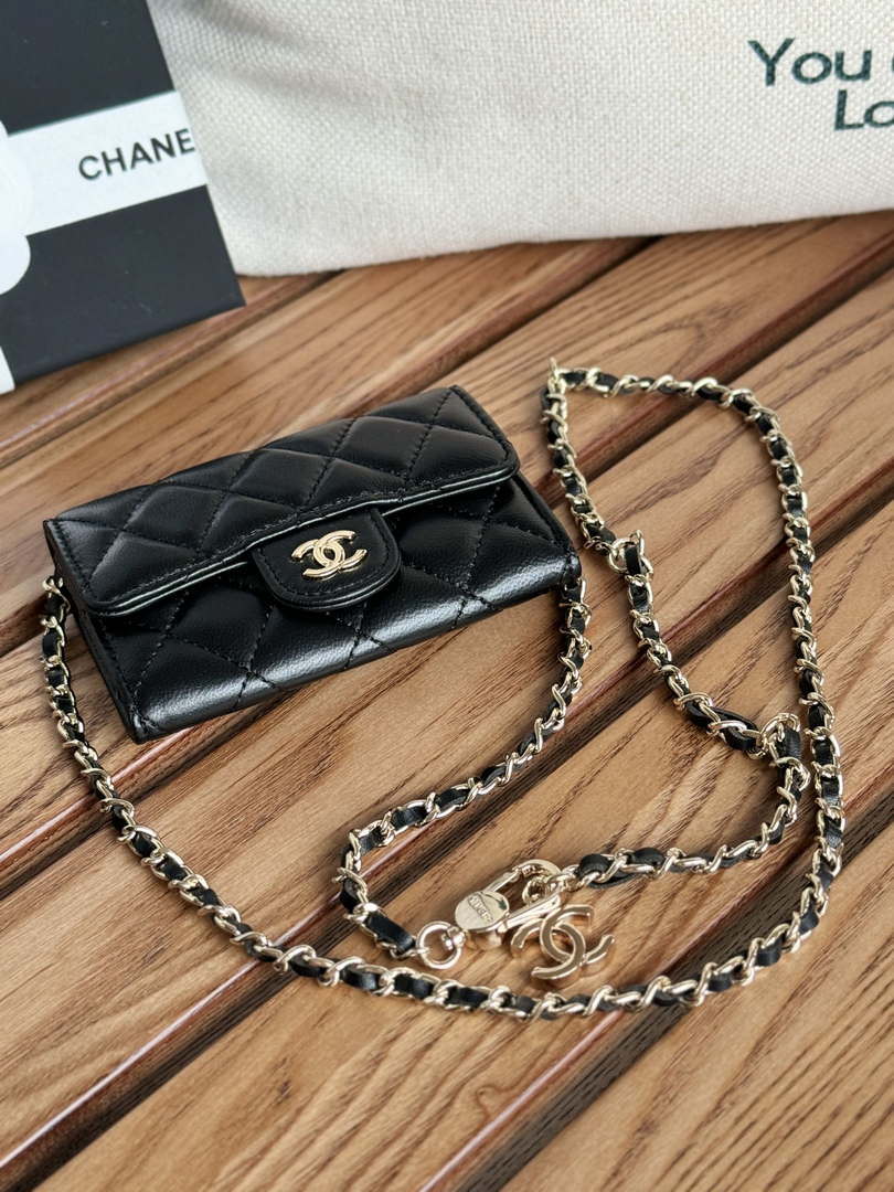 Chanel A81081 Wallet on Chain Shiny Lambskin Black - Gold - View 3