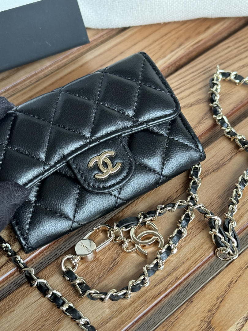 Chanel A81081 Wallet on Chain Shiny Lambskin Black - Gold - View 5