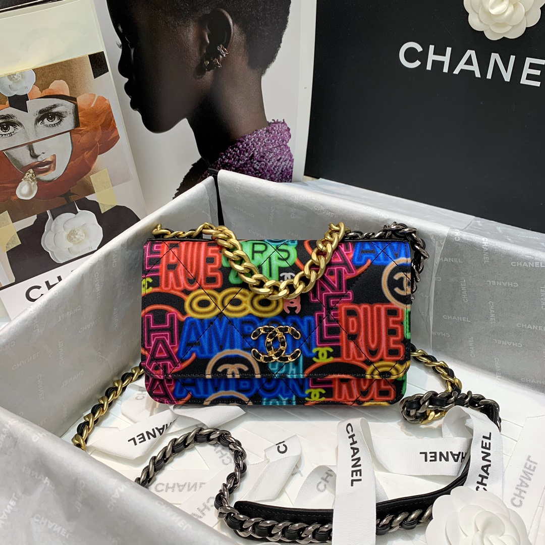Chanel A81092 Chain Handbag Flap Graffiti Print Vintage multicolor gold - Default Title - View 1