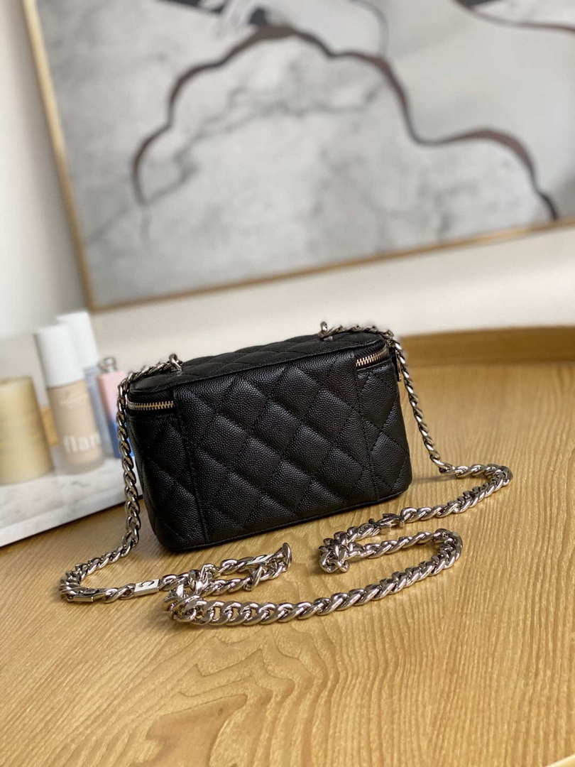 Chanel A81194 Vanity with chain Calfskin Sliver Black