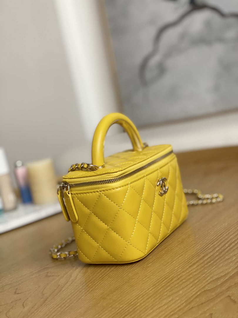 Chanel A81208 Vanity with Chain Lambskin Gold Yellow - Default Title - View 3