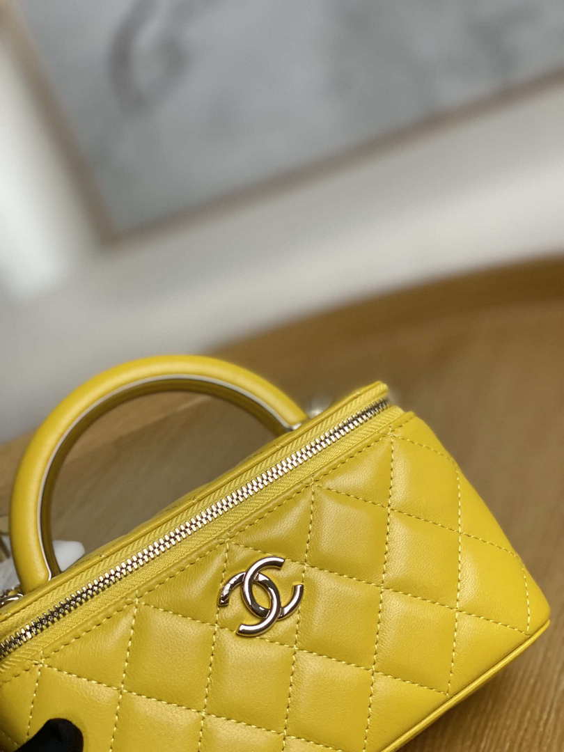 Chanel A81208 Vanity with Chain Lambskin Gold Yellow - Default Title - View 4