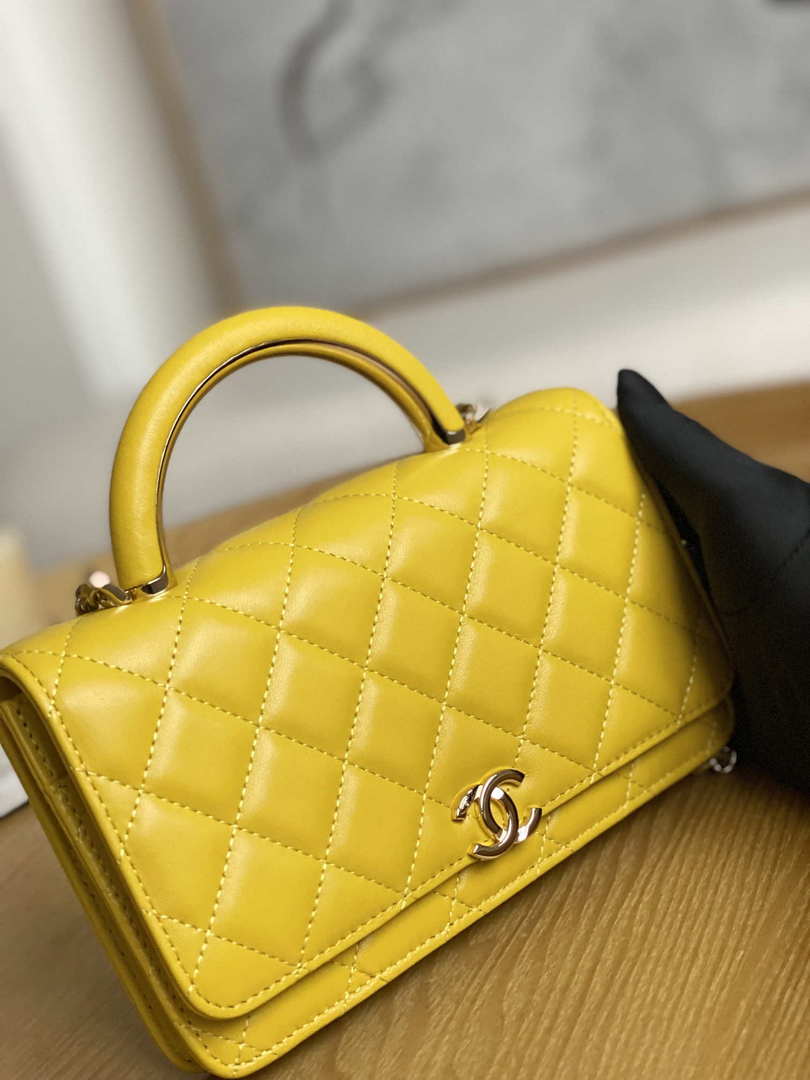 Chanel A81207 WOC 19 Chain Wallet Bag Lambskin Yellow Gold