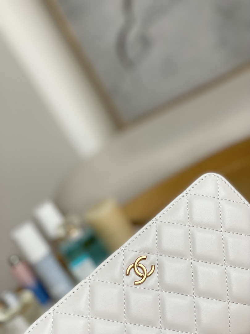 Chanel A81217 Flap Bag Lambskin Onyx Small Square Stewardess Bag White