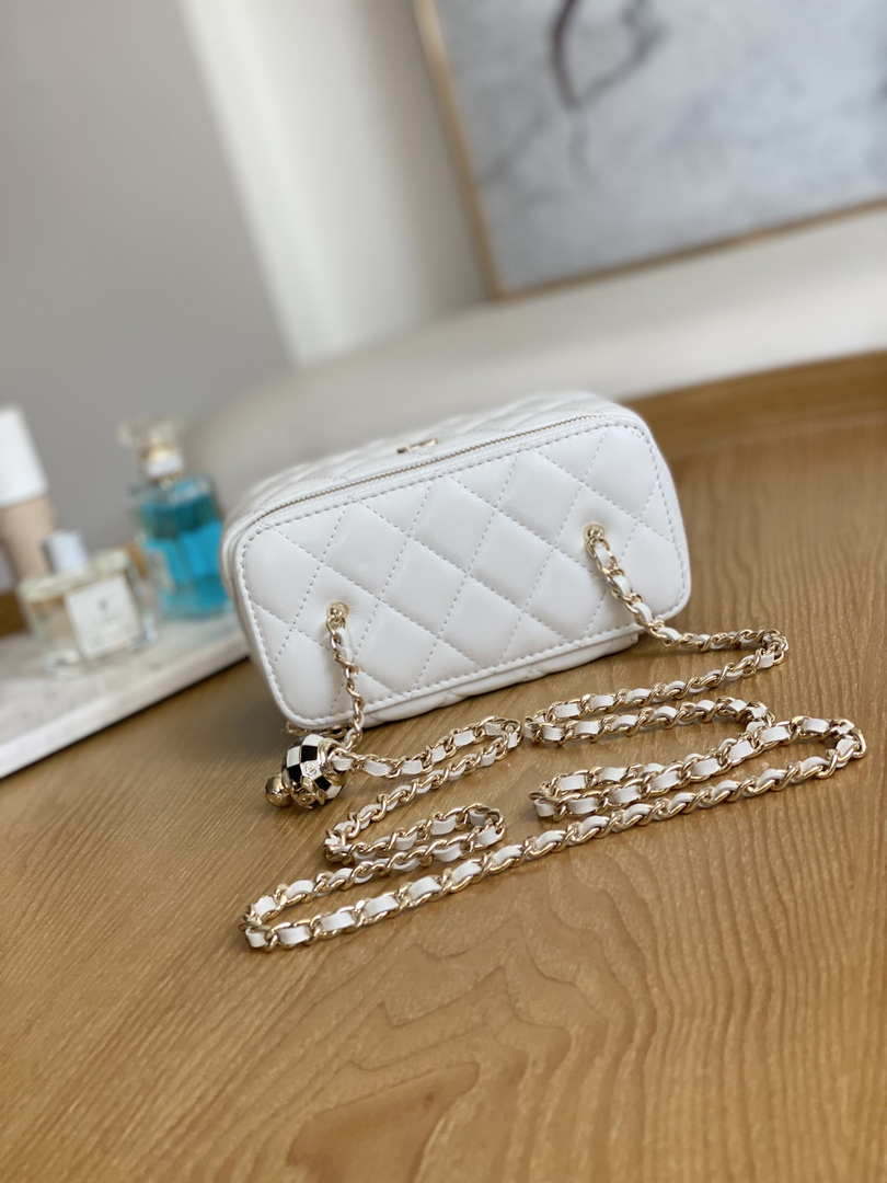 Chanel A81242 Vanity with chain Lambskin Gold football White - Default Title - View 4