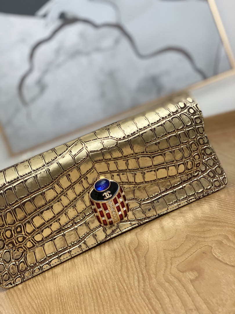 Chanel A86015 Clutch evening bag Crocodile Gold - Default Title - View 3