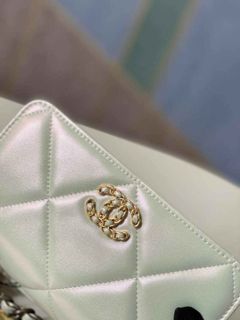 Chanel A86092 WOC Chain Wallet Bag Lambskin White